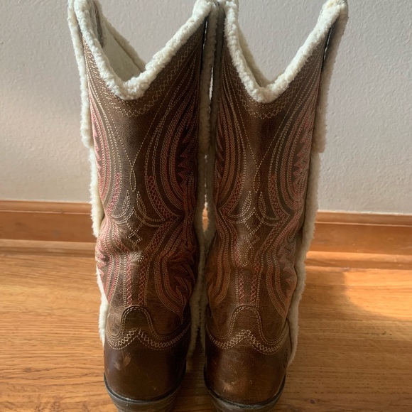 Women’s Ariat Boots - Picture 4 of 5
